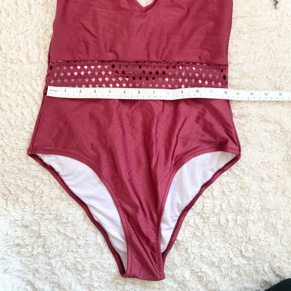 Cupshe red maroon v-neck one piece swimsuit with see through mid section - Picture 4 of 4